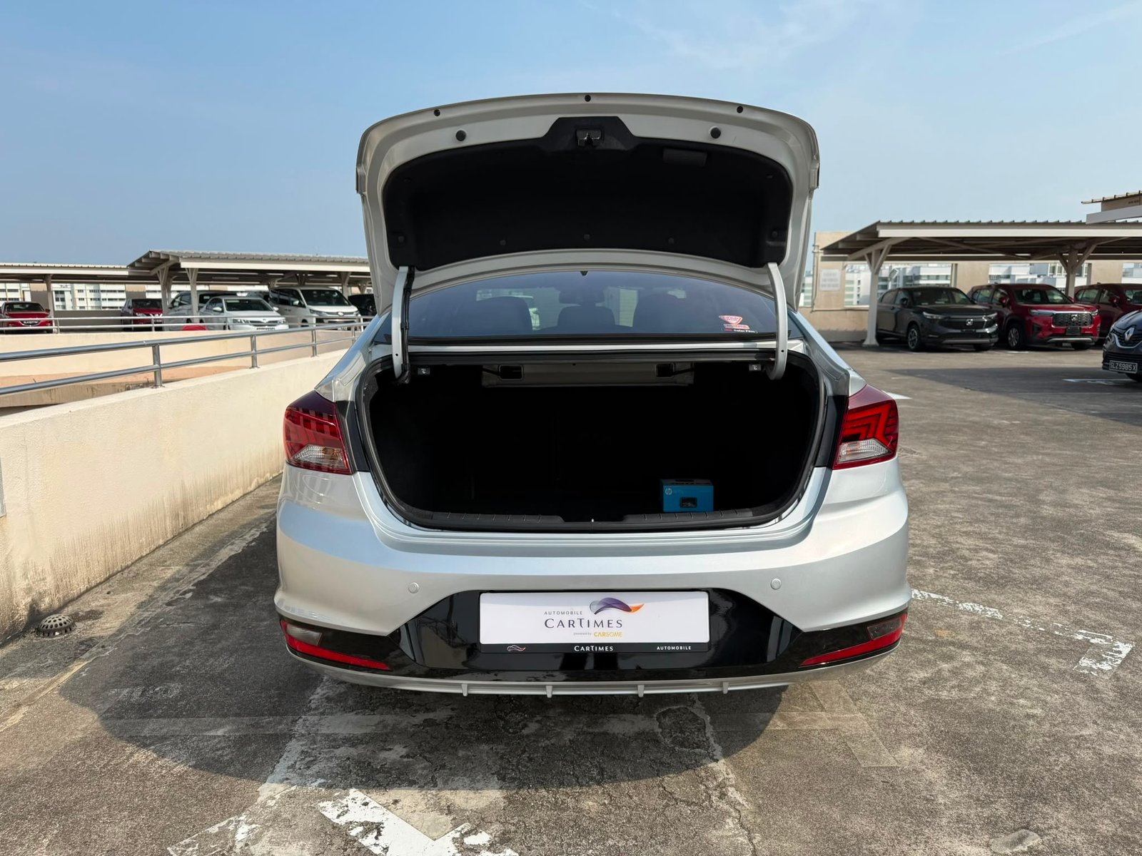 Hyundai Avante 1.6 GLS photo 9